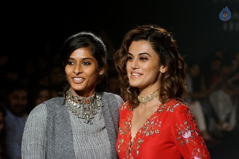 Taapsee at LFW Winter Festive 2017 - 16 / 18 photos