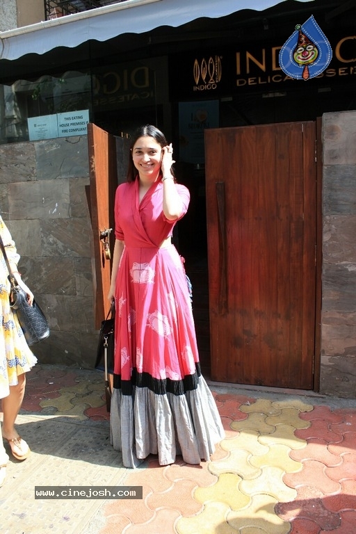 Tamannaah Bhatia Spotted At Indigo In Bandra - 5 / 6 photos