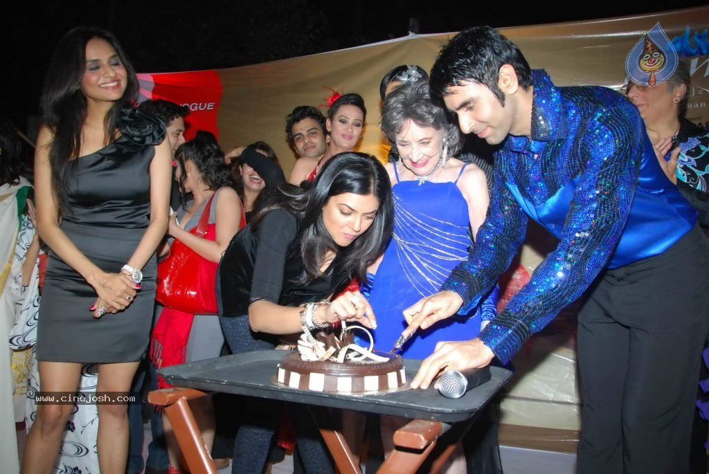 Tao Porchon Lynch Felicitation - 18 / 97 photos