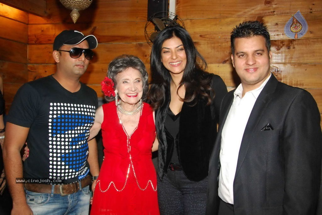 Tao Porchon Lynch Felicitation - 62 / 97 photos