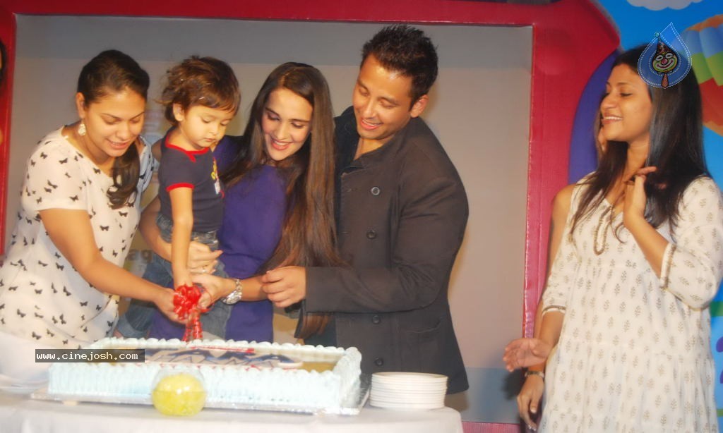 Tara Sharma Launches Me and Mom Show - 3 / 30 photos