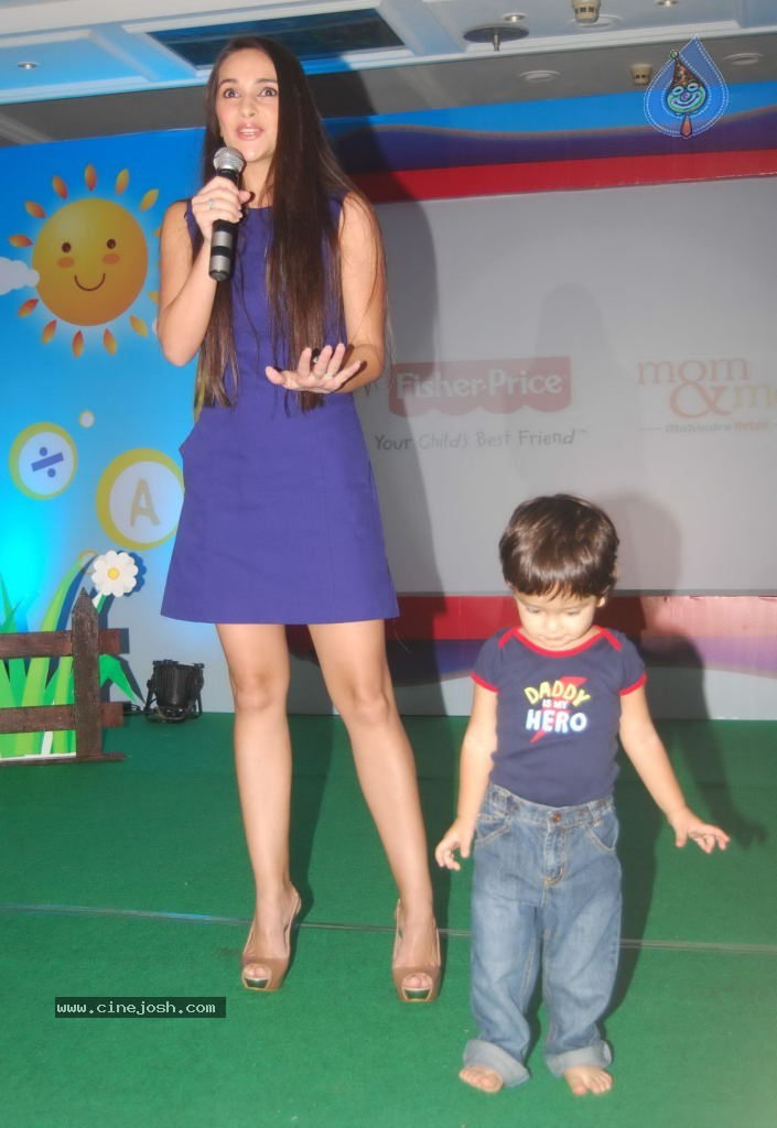 Tara Sharma Launches Me and Mom Show - 13 / 30 photos