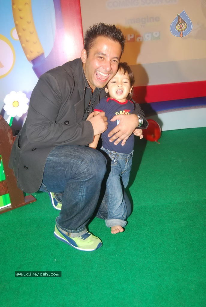 Tara Sharma Launches Me and Mom Show - 16 / 30 photos