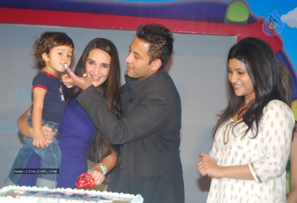 Tara Sharma Launches Me and Mom Show - 20 / 30 photos