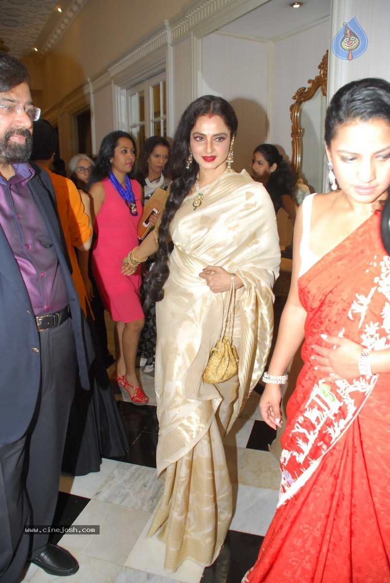 Tarun Tahiliani Solo Show for Sahachari Foundation - 23 / 39 photos