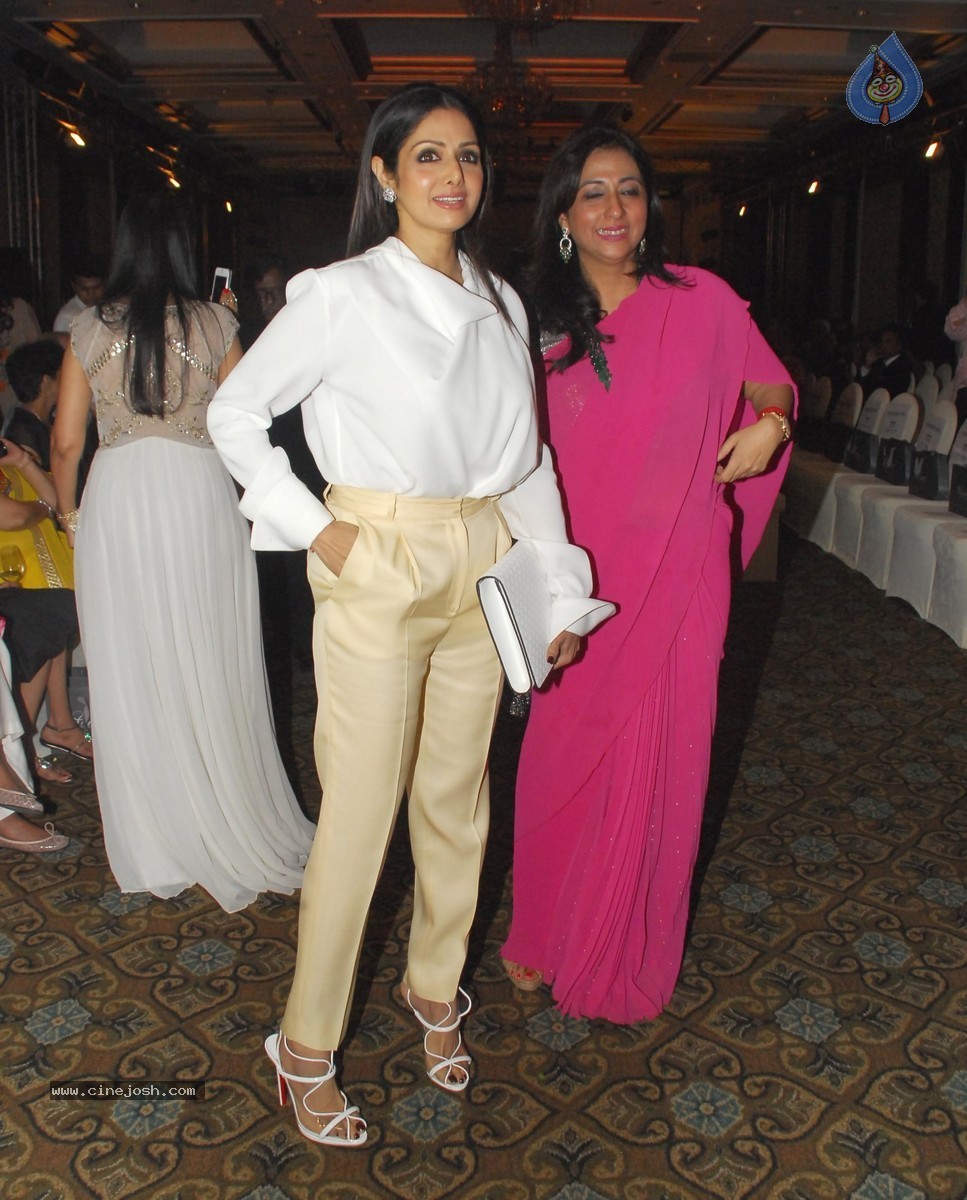 Tarun Tahiliani Solo Show for Sahachari Foundation - 33 / 39 photos