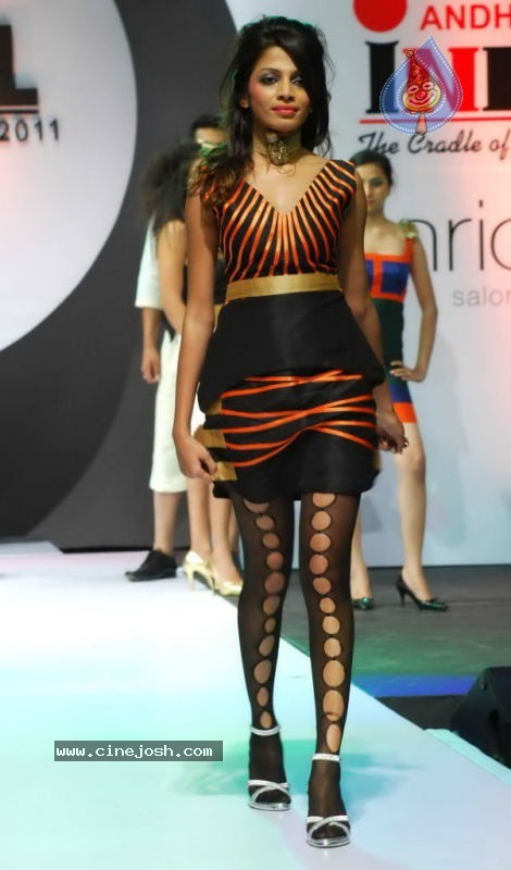 Tassel Designer Awards 2011 Fashion Show - 46 / 63 photos