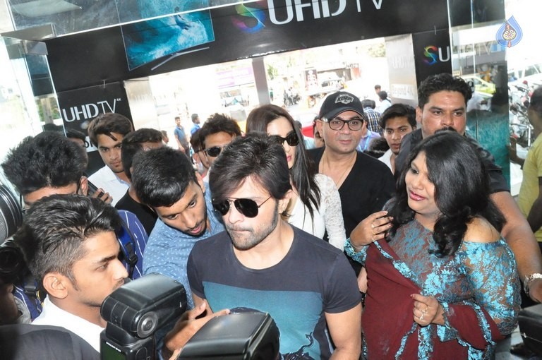 Teraa Suroor 2 Promotion at Yes Mart - 20 / 35 photos