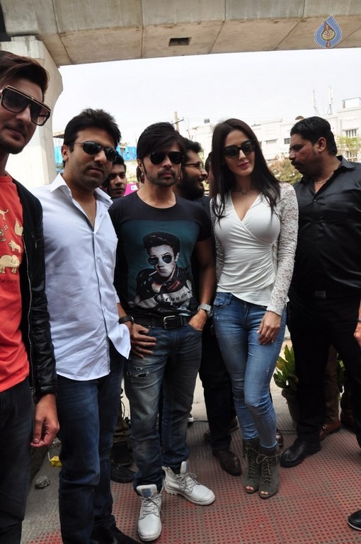 Teraa Suroor 2 Promotion at Yes Mart - 21 / 35 photos