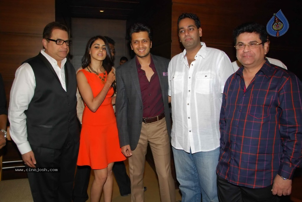 Tere Naal Love Ho Gaya Success Party - 32 / 57 photos