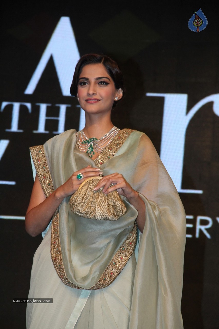 The Artisan Jewellery Design Awards 2014 - 33 / 105 photos