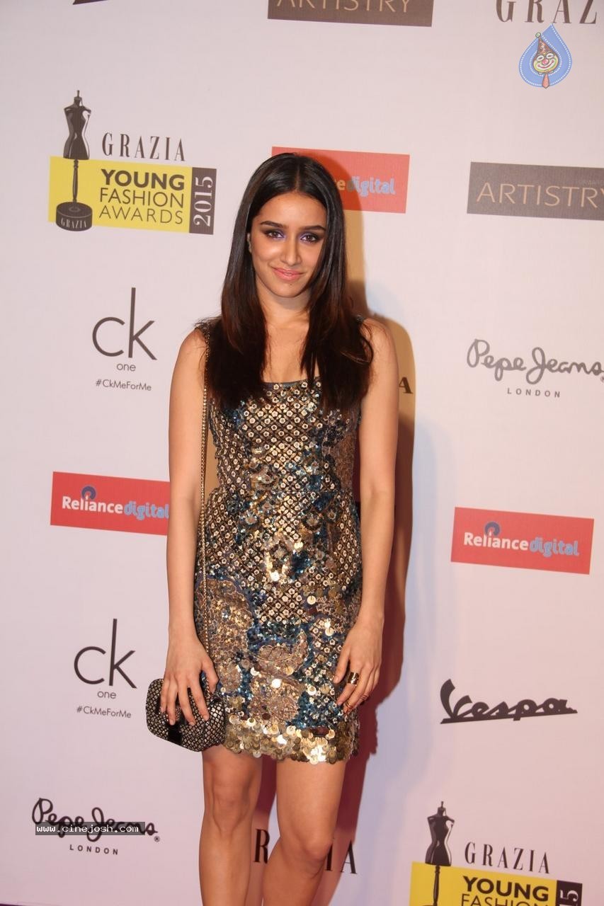 The Journey of 70s at Grazia Young Fashion Awards 2015 - 35 / 118 photos