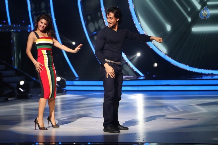 Tiger Shroff at Jhalak Dikhhla Jaa Sets - 2 / 32 photos