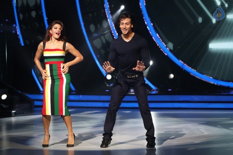 Tiger Shroff at Jhalak Dikhhla Jaa Sets - 32 / 32 photos