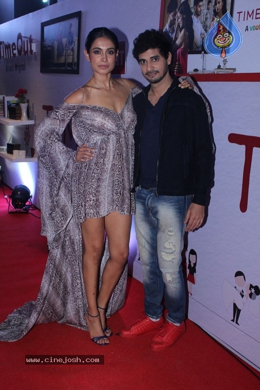 Time Out Web Series Screening With Star Cast - 10 / 15 photos