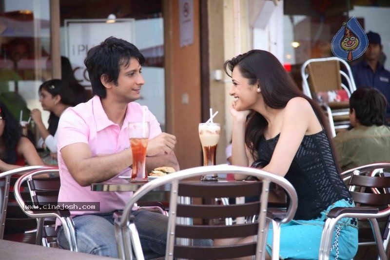 Toh Baat Pakki Movie Stills - 4 / 16 photos