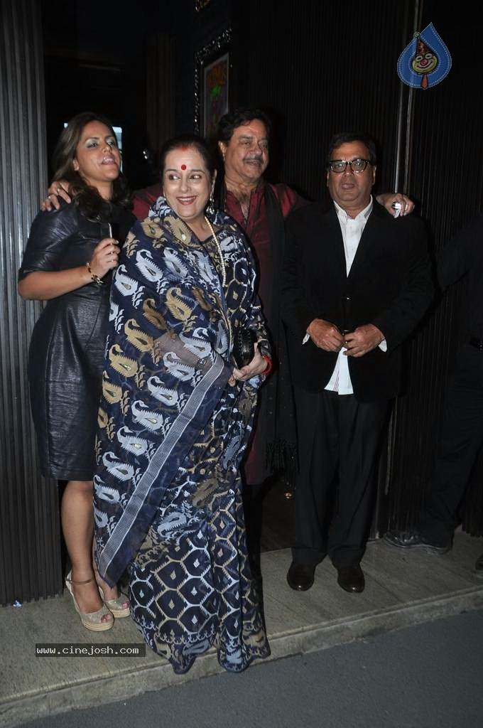 Top Bolly Celebs at Subhash Ghai Party - 76 / 142 photos