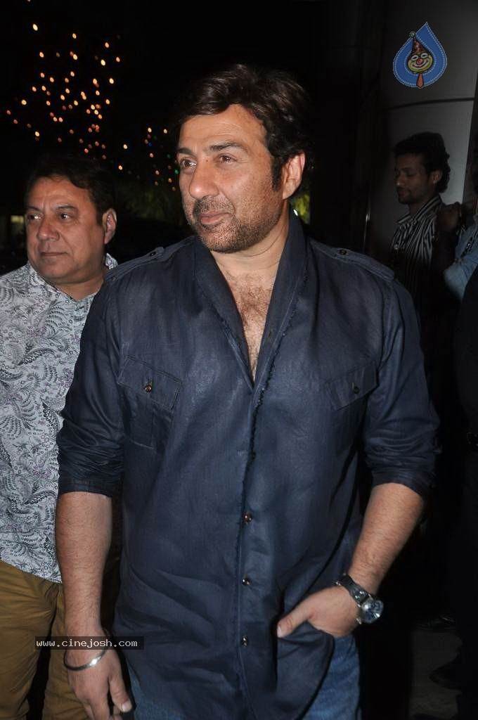 Top Bolly Celebs at Subhash Ghai Party - 77 / 142 photos