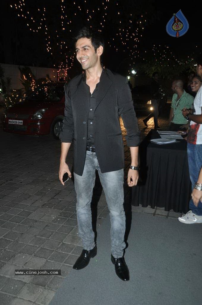 Top Bolly Celebs at Subhash Ghai Party - 83 / 142 photos