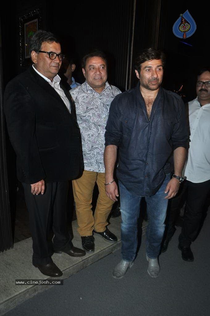 Top Bolly Celebs at Subhash Ghai Party - 112 / 142 photos