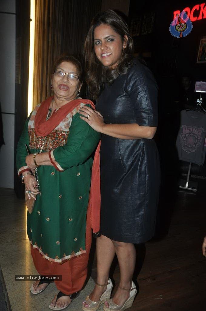 Top Bolly Celebs at Subhash Ghai Party - 118 / 142 photos