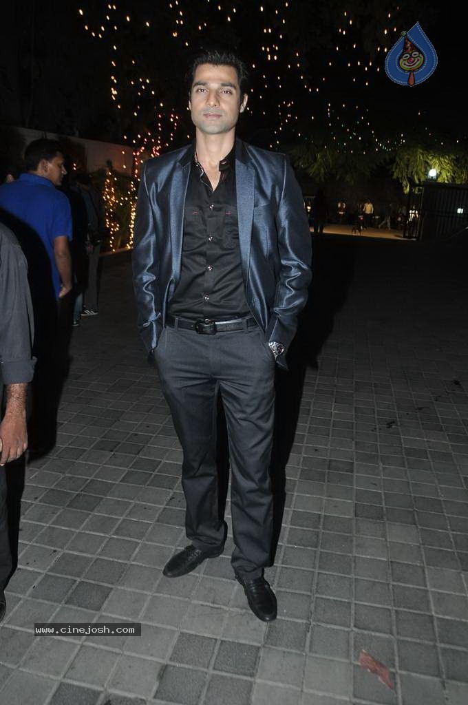 Top Bolly Celebs at Subhash Ghai Party - 137 / 142 photos