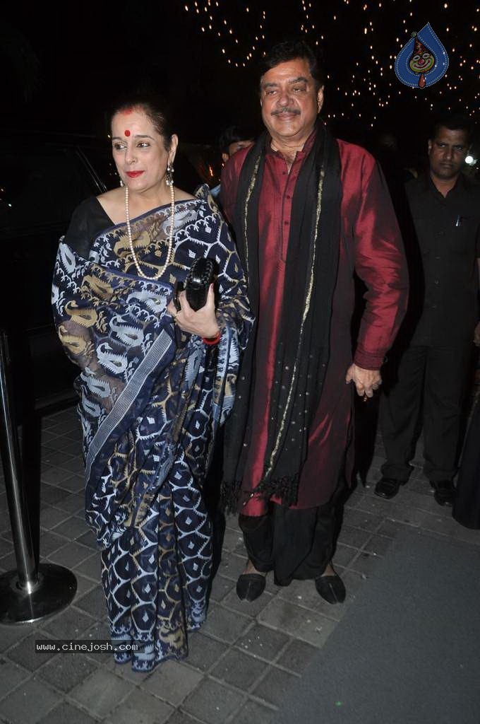 Top Bolly Celebs at Subhash Ghai Party - 139 / 142 photos