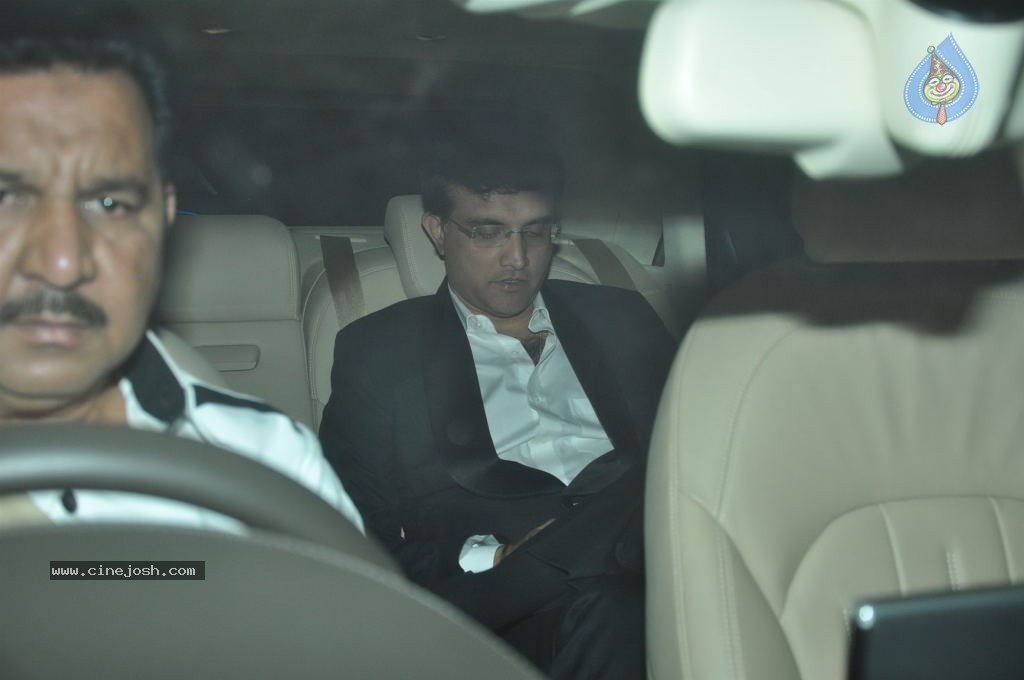 Top Bolly n Cricket Stars at Sachin Tendulkar Party - 25 / 152 photos