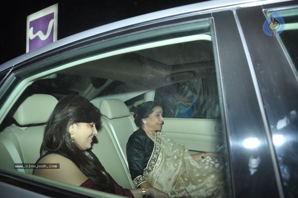 Top Bolly n Cricket Stars at Sachin Tendulkar Party - 47 / 152 photos