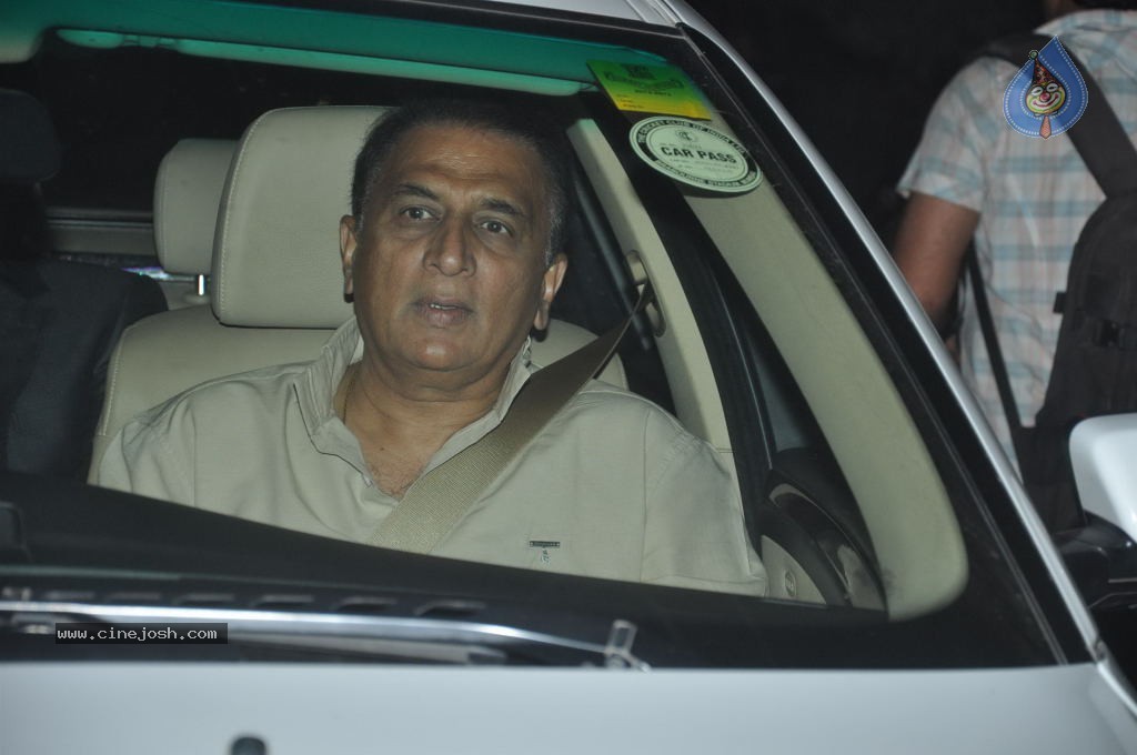 Top Bolly n Cricket Stars at Sachin Tendulkar Party - 53 / 152 photos