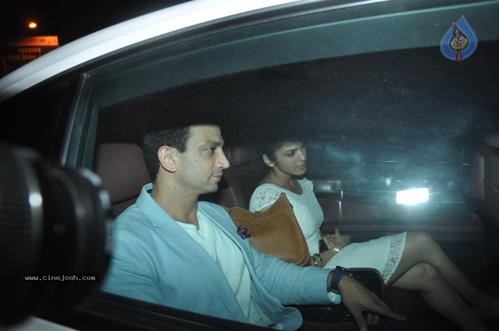 Top Bolly n Cricket Stars at Sachin Tendulkar Party - 70 / 152 photos