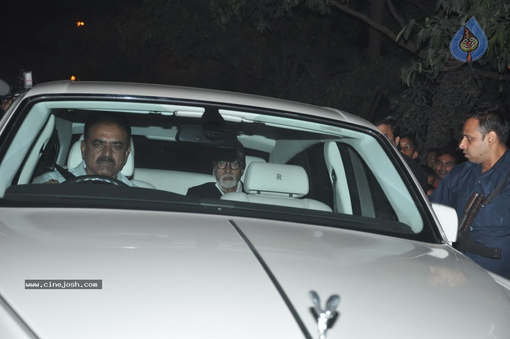 Top Bolly n Cricket Stars at Sachin Tendulkar Party - 93 / 152 photos