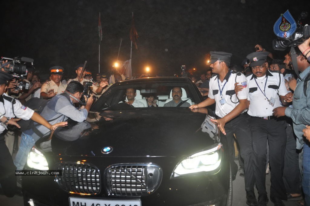 Top Bolly n Cricket Stars at Sachin Tendulkar Party - 99 / 152 photos