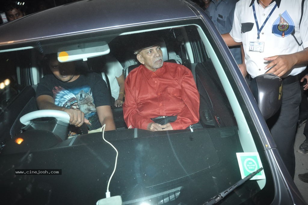 Top Bolly n Cricket Stars at Sachin Tendulkar Party - 123 / 152 photos