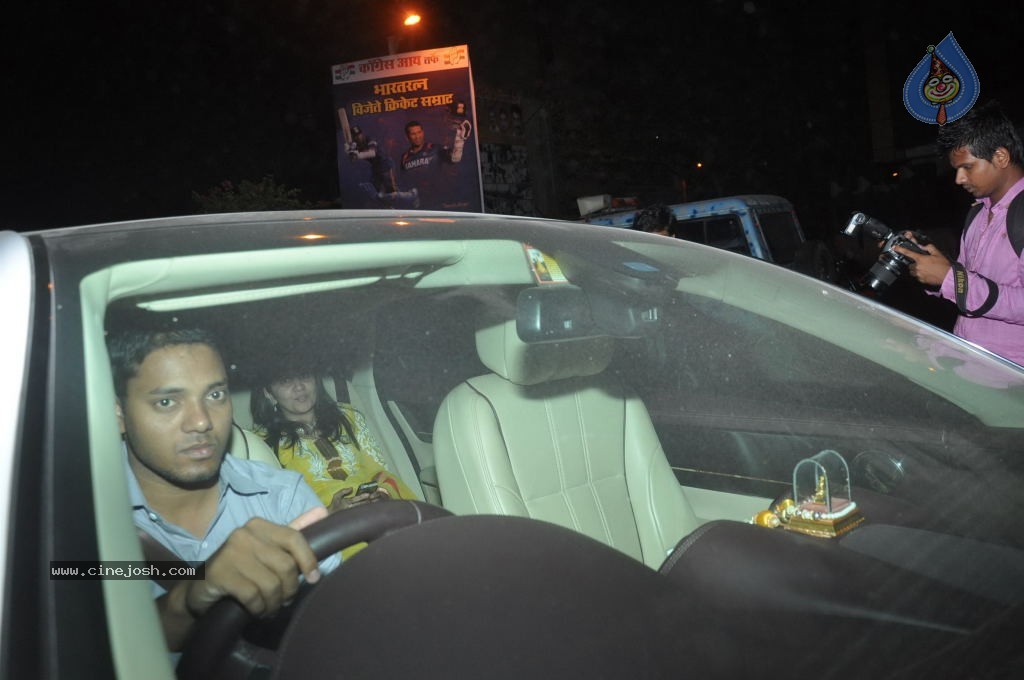 Top Bolly n Cricket Stars at Sachin Tendulkar Party - 125 / 152 photos