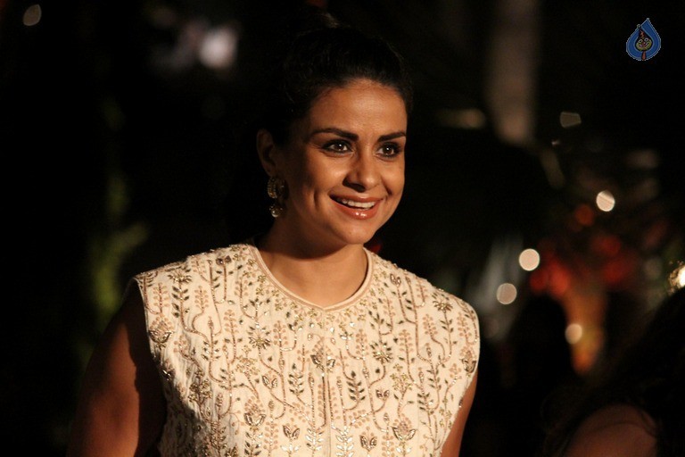 Top Celebrities at 2017 LFW Summer 1 - 32 / 75 photos