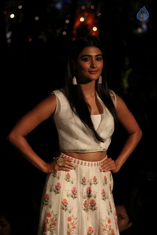 Top Celebrities at 2017 LFW Summer 1 - 52 / 75 photos