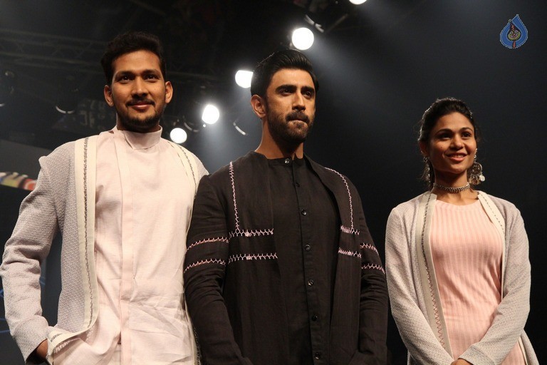 Top Celebrities at 2017 LFW Summer 1 - 53 / 75 photos