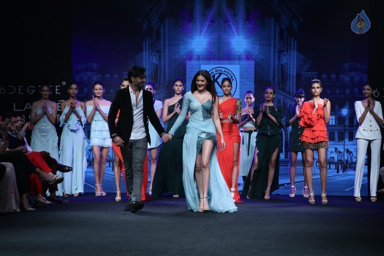 Top Celebrities at 2017 LFW Summer 1 - 71 / 75 photos