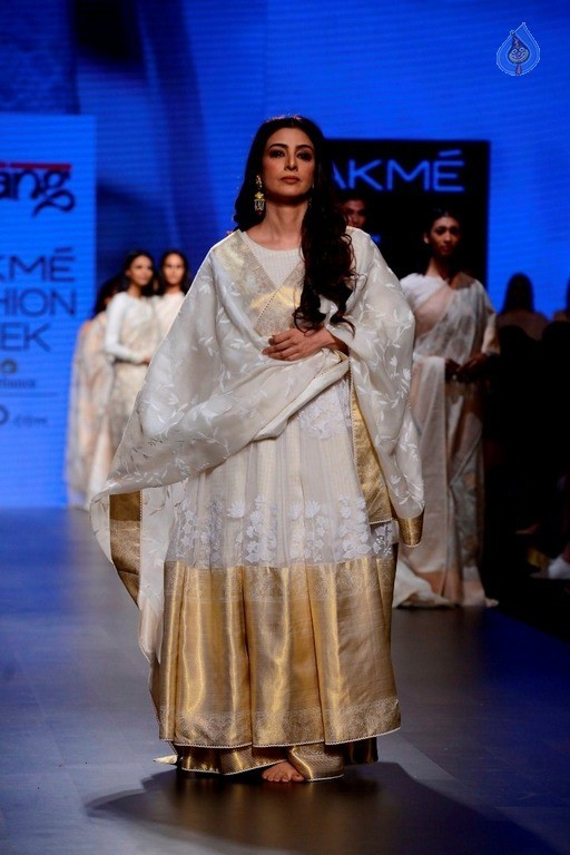 Top Celebrities at 2017 LFW Summer 2 - 60 / 84 photos