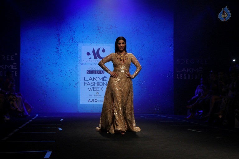 Top Celebrities at 2017 LFW Summer 2 - 61 / 84 photos