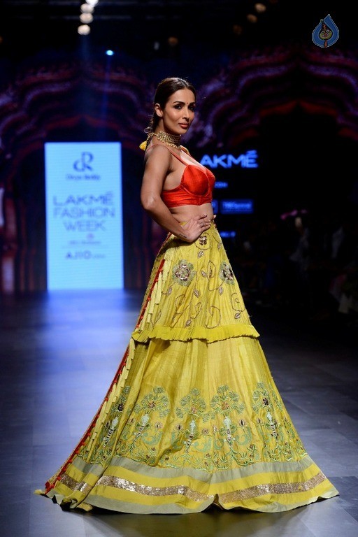 Top Celebrities at 2017 LFW Summer 2 - 71 / 84 photos