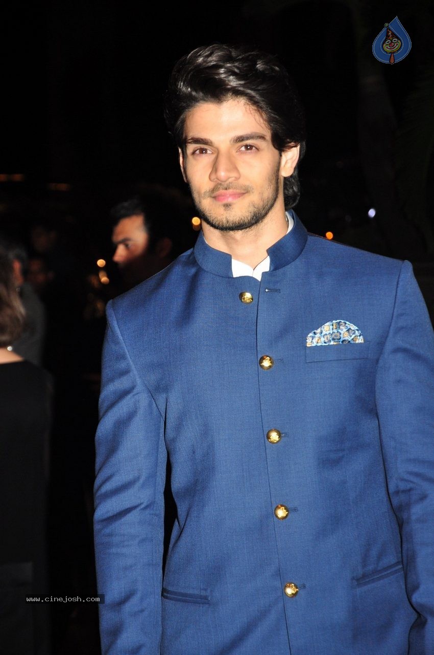 Top Celebs at Arpita Khan Wedding Reception 01 - 54 / 207 photos