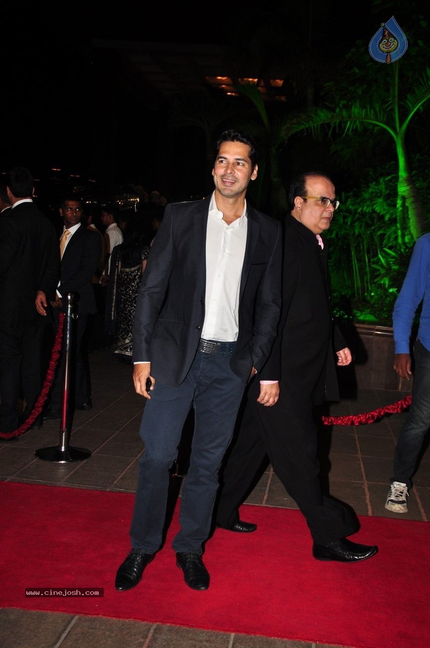 Top Celebs at Arpita Khan Wedding Reception 01 - 70 / 207 photos