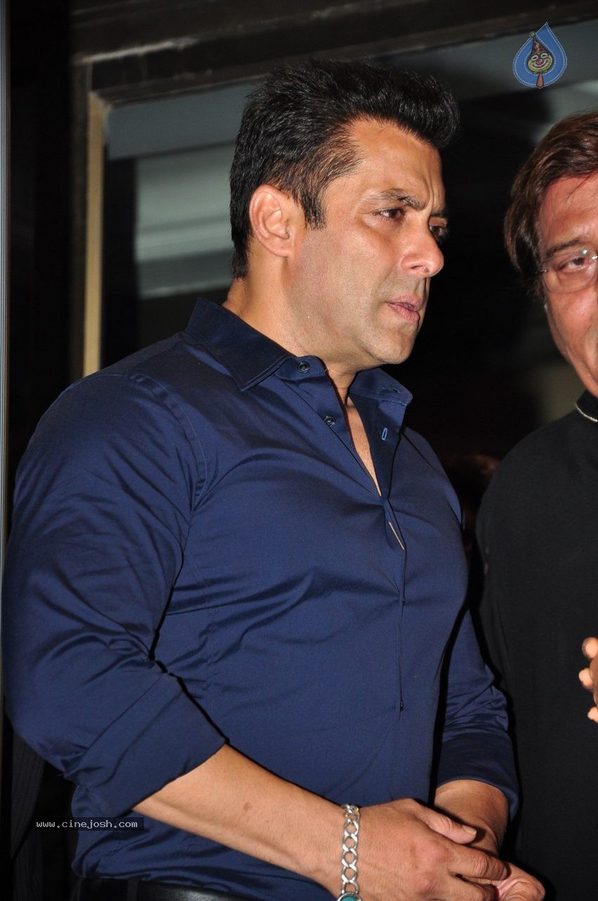 Top Celebs at Arpita Khan Wedding Reception 01 - 133 / 207 photos