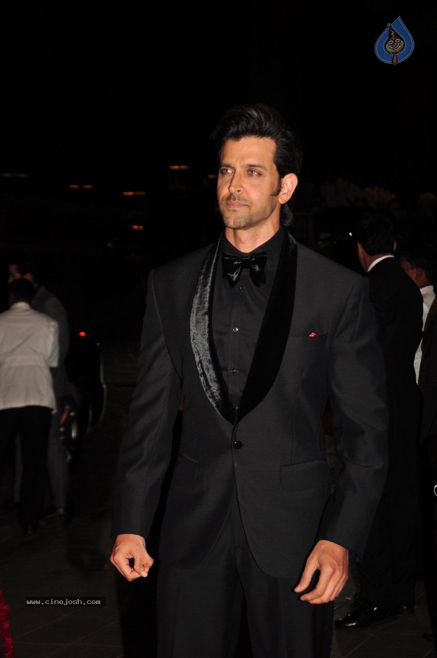 Top Celebs at Arpita Khan Wedding Reception 01 - 145 / 207 photos