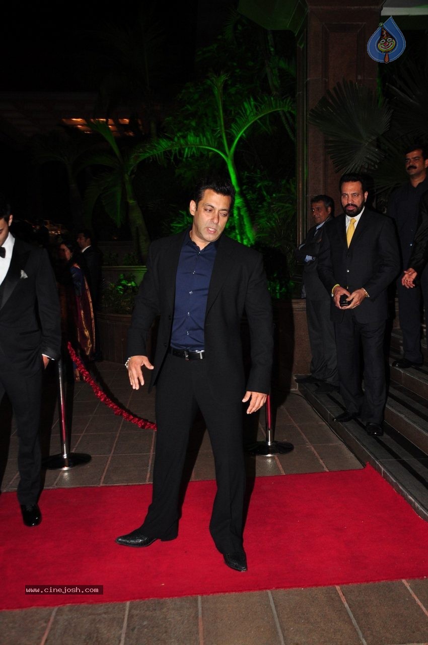 Top Celebs at Arpita Khan Wedding Reception 01 - 171 / 207 photos