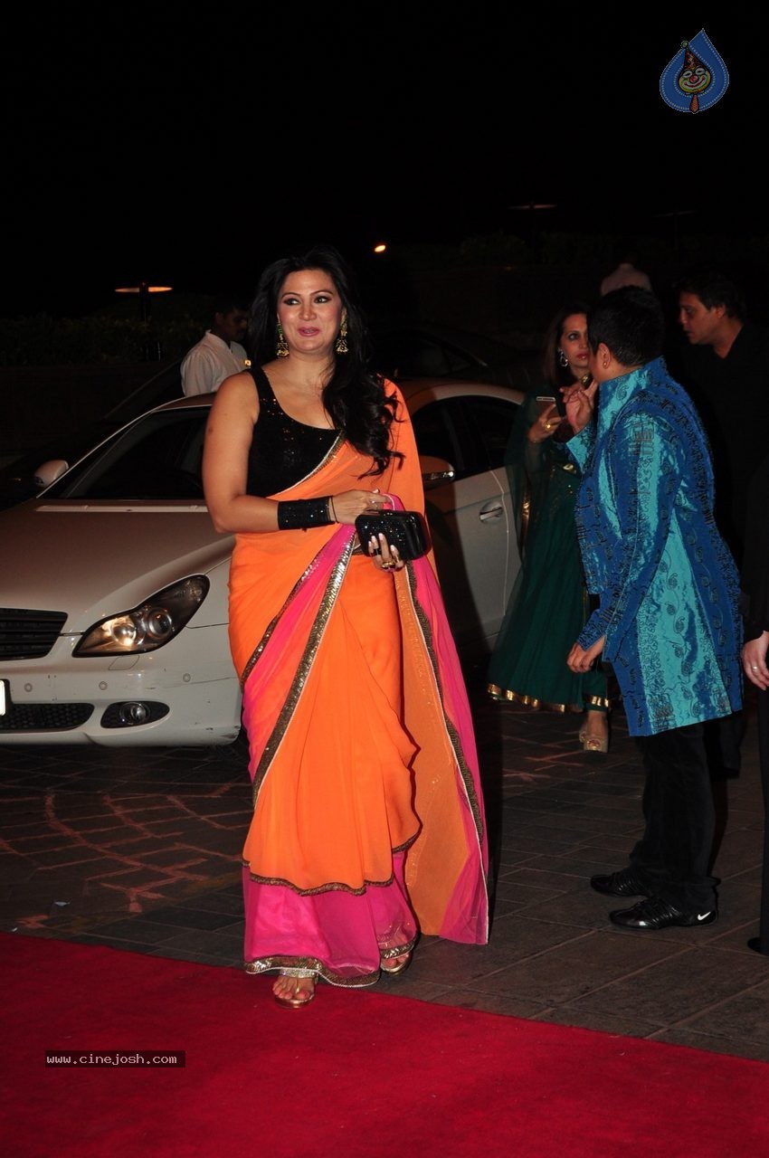 Top Celebs at Arpita Khan Wedding Reception 01 - 185 / 207 photos
