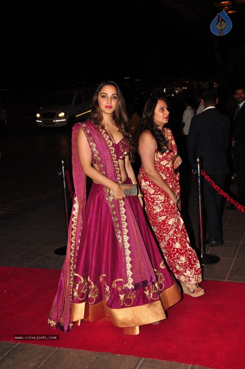 Top Celebs at Arpita Khan Wedding Reception 02 - 9 / 265 photos
