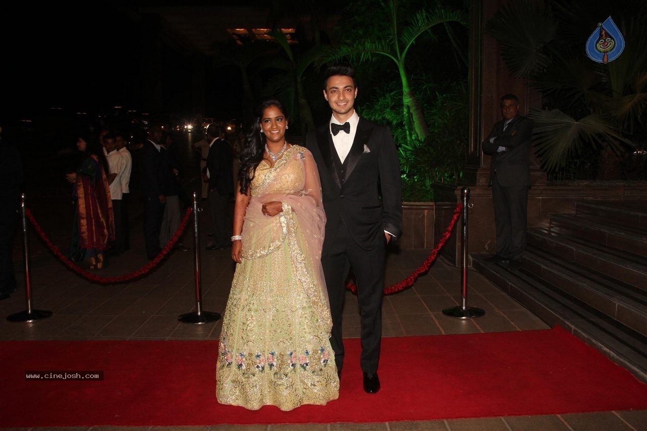 Top Celebs at Arpita Khan Wedding Reception 02 - 12 / 265 photos